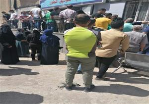 زحام أمام مكتب "الشهر العقاري" في بورسعيد