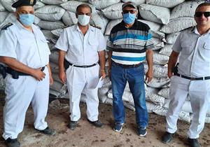 بالصور.. "الزراعة" تضبط 14 ألف طن خامات وأعلاف غير صالحة بالبحيرة