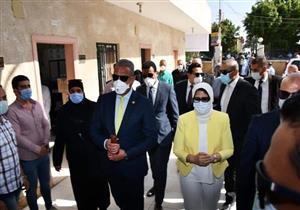 وزيرة الصحة ومحافظ الفيوم يتفقدان تنفيذ مبادرة علاج الأمراض المزمنة