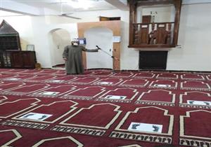 بالصور- استعدادات المساجد لأداء الصلوات بداية من فجر السبت