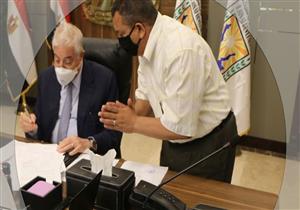 محافظ جنوب سيناء يصدّق على عقود تقنين أوضاع بمدينة أبورديس