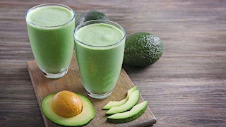 4 فوائد لتناول كوب من عصير الأفوكادو لصحة الجسم