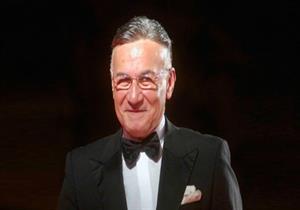 تخرج في طب الأزهر وعاش 40 عامًا مع "عفريت".. حكايات عزت أبوعوف 