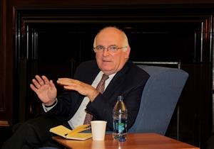 رئيس المخابرات البريطانية السابق: كورونا "تسرّب بالخطأ" من مختبر صيني