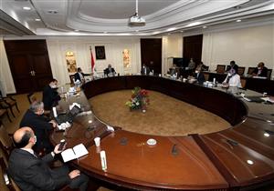 وزير الإسكان يتابع تطوير منطقة سور مجرى العيون بمصر القديمة