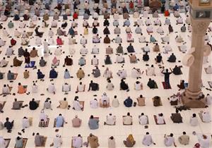 بالصور| آلاف المصلين يؤدون الجمعة لأول مرة منذ انتشار "كورونا" بالمسجد النبوي