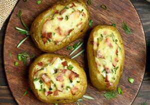 من البطاطس للكيكة.. كيف تطبخين الطعام بالميكروويف؟