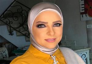 كلامكم زي السم أنا قرفت.. الإعلامية دعاء فاروق تهاجم متابعة تتنمر على مرض زوجها  