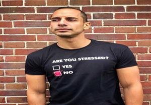 عمرو وهبة يكشف عن صورة من طفولته ويسخر