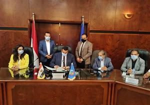 محافظ البحيرة يوقع بروتوكولاً لتطوير ستاد دمنهور الرياضي 