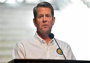 حاكم ولاية أمريكية يقاضي عمدة مدينة سعيا لعرقلة أمر ارتداء الكمامة الإلزامي