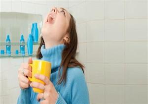 افعلها في الشتاء- اكتشاف فائدة مذهلة للغرغرة بالماء المالح