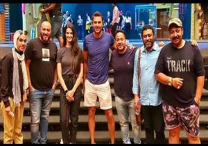 فيديو.. فريق عمل "علاء الدين" يحتفل بعيد ميلاد أحمد عز