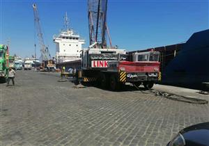 صور.. نشاط في حركة تداول البضائع بميناء الإسكندرية