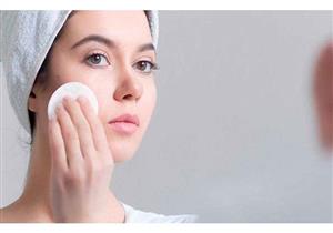 5 طرق بسيطة تخلص من دهون البشرة في الصيف 