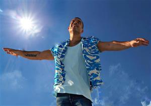 بعد طرح البوستر.. تعرف على تفاصيل "يا بلدنا يا حلوة" لعمرو دياب