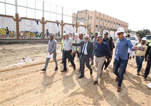 محافظ بورسعيد يتفقد مشروع تطوير "شارع البترول" بالضواحي