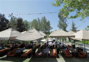 منطقة فقرا الجبلية ملاذ بعض أثرياء لبنان بعيدًا عن الأزمة المعيشية الخانقة