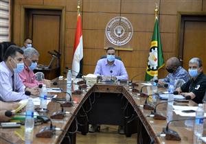 محافظ الدقهلية لرؤساء المراكز والأحياء:"العمل في الميدان وليس المكاتب"