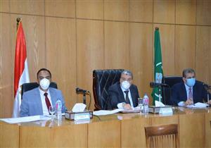  مراجعة تراخيص البناء الصادرة من نهاية العام الماضي بالمنيا