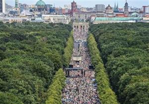 الآلاف يتظاهرون ضد تدابير مكافحة كورونا في برلين