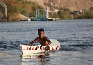 صور.. 20 طفلًا يتنافسون في ختام مهرجان حراس النيل لسباق المراكب بأسوان