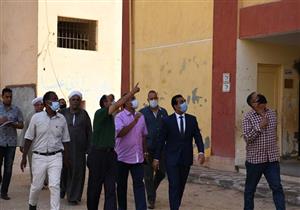 نائب محافظ قنا يتفقد اللجان الانتخابية بمدينة الوقف