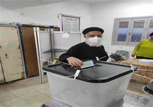  وكيل البطريركية الأرثوذكسية بالإسكندرية يدلي بصوته في انتخابات الشيوخ (صور)