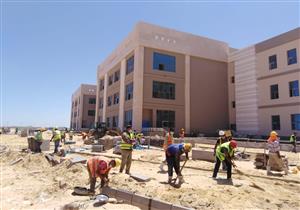 نائب وزير الإسكان يتفقد جامعة "العلمين الأهلية": استقبال الطلاب بـ4 كليات فى العام الدراسي المقبل