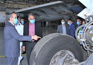 لمتابعة إجراءات فحص الشحنات الخطرة.. وزير الطيران يتفقد قرية البضائع بمطار القاهرة