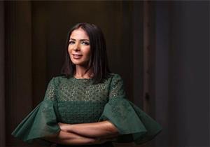 منى زكي تطلب من جمهورها التبرع للشعب اللبناني