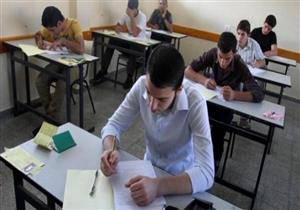 طلاب الثانوية يؤدون امتحان اللغة الأجنبية الثانية (دور ثان)