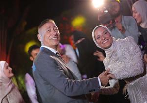 بالصور - الإعلامي خالد حلمي يحتفل بخطوبة ابنته