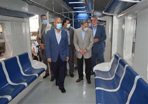 صور.. وزير النقل يوجه بتطوير محطة وورش قطارات المنيا