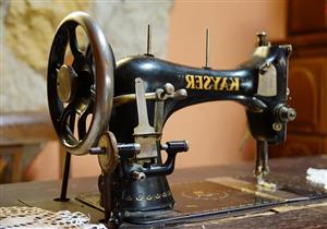 "مكنة الخياطة للبنات".. أم تدخل في تركة الأم؟.. سؤال للإفتاء وأمين الفتوى يجيب