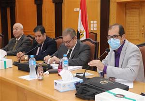 جامعة الأزهر تكرم رئيس لجنة قطاع الدراسات الصيدلية بالمجلس الأعلى للجامعات