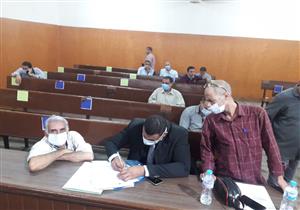 بالصور..مرشح للنواب يرفض إبراز هويته بكفر الشيخ