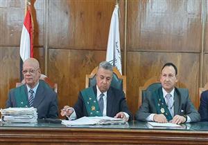 بسبب الدروس الخصوصية وابتزاز الطلاب.. الإدارية العليا تعزل ثلاثة أساتذة بجامعة عين شمس