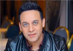 مصطفى قمر رفقة زوجته على البحر (صورة)