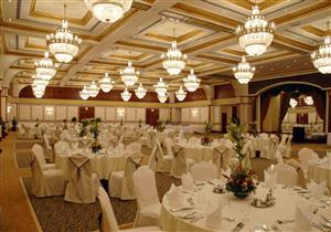 "ارتداء الكمامة والمعازيم 300 فرد".. ننشر ضوابط إقامة الأفراح في الفنادق  