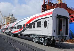 صور.. وصول 20 عربة قطارات جديدة إلى ميناء الإسكندرية 