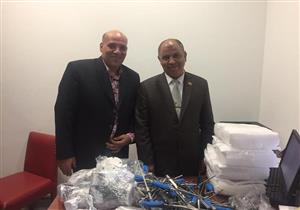 إحباط تهريب 5500 قطعة مستلزمات طبية بمطار برج العرب- صور 