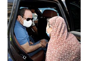 سيدة تشكو للرئيس: "عندي الضغط والسكر".. والسيسي: "اللي أنتِ عايزاه هنعمله" (فيديو)