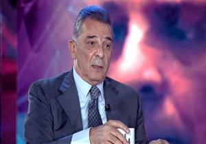 ببدلة أنيقة.. محمود حميدة يتألق في ختام مهرجان الإسكندرية