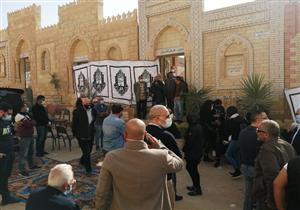 بالصور| لحظة دخول هادي الجيار لمثواه الأخير