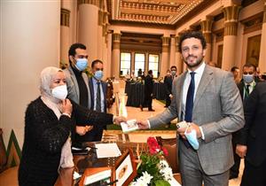 24 نائبا يستخرجون كارنيه عضوية مجلس النواب.. شاهد بالصور