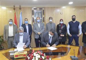 توقيع عقود تركيب شبكات كهرباء بـ200 مليون جنيه في أسيوط
