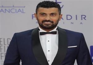 محمد سامي ينشر صورة والدته أثناء تأدية اليمين الدستوري