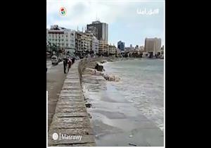 طقس ممطر في أول أيام نوة الفيضة الكبرى بالإسكندرية