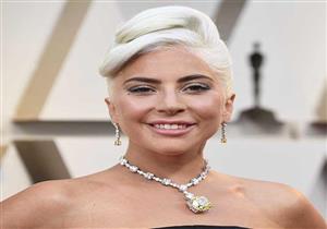 ليدي جاجا تصلي في الكابيتول من أجل السلام خلال تنصيب بايدن